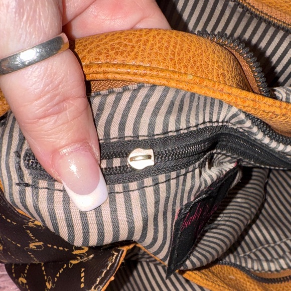 Baby Phat Black and Tan Shoulder Bag - Picture 6 of 7